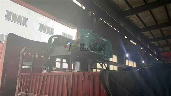 �l(f��)���K�B�Ƹ�400��400�p�X݁����C